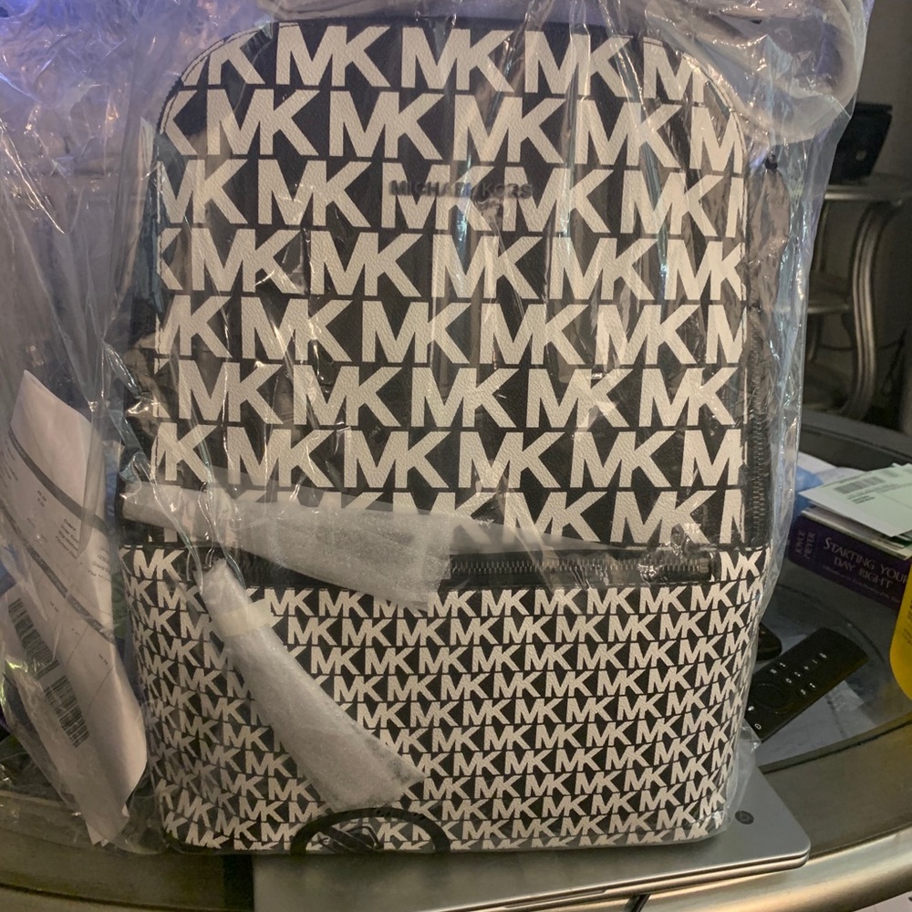 Michael Kors Toby medium graphic & matching wallet